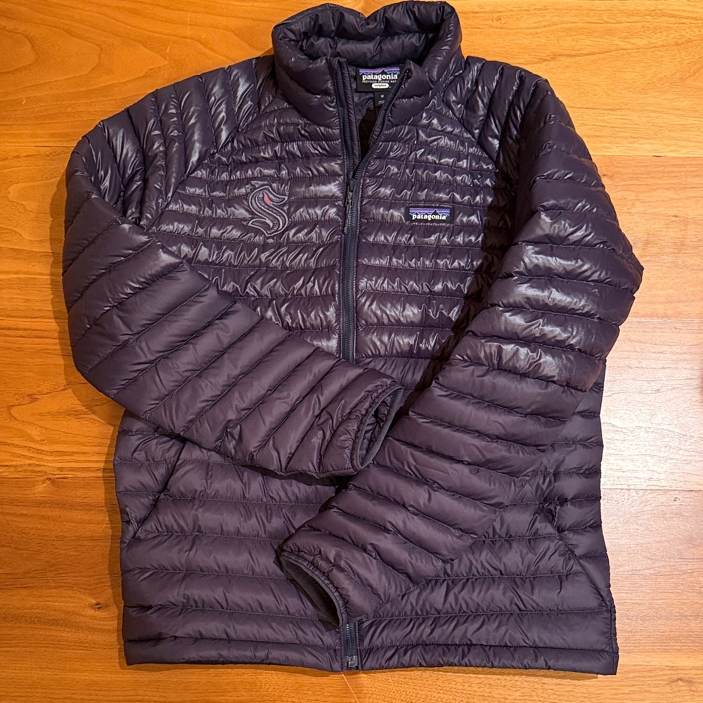Patagonia Seattle Kraken Navy Goose Down Puffer Jacket